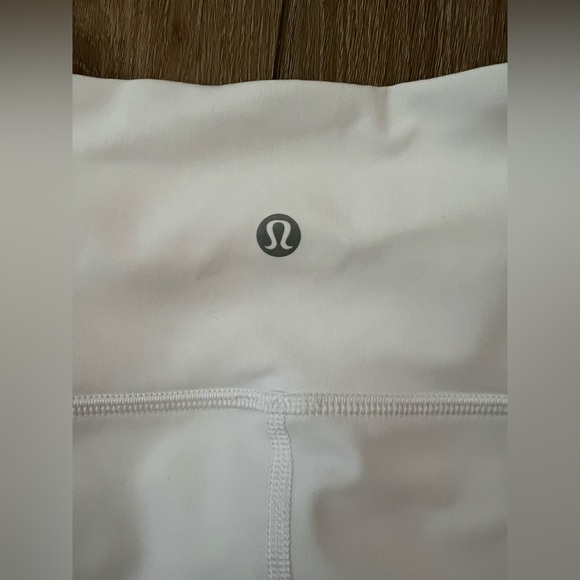LULULEMON Mesh In Motion Crop 23" EUC - Picture 9 of 12